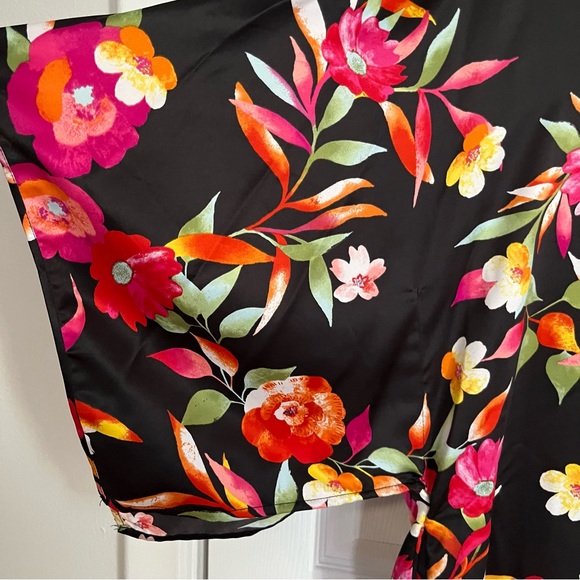NATORI SATIN FLORAL CAFTAN - Picture 8 of 11